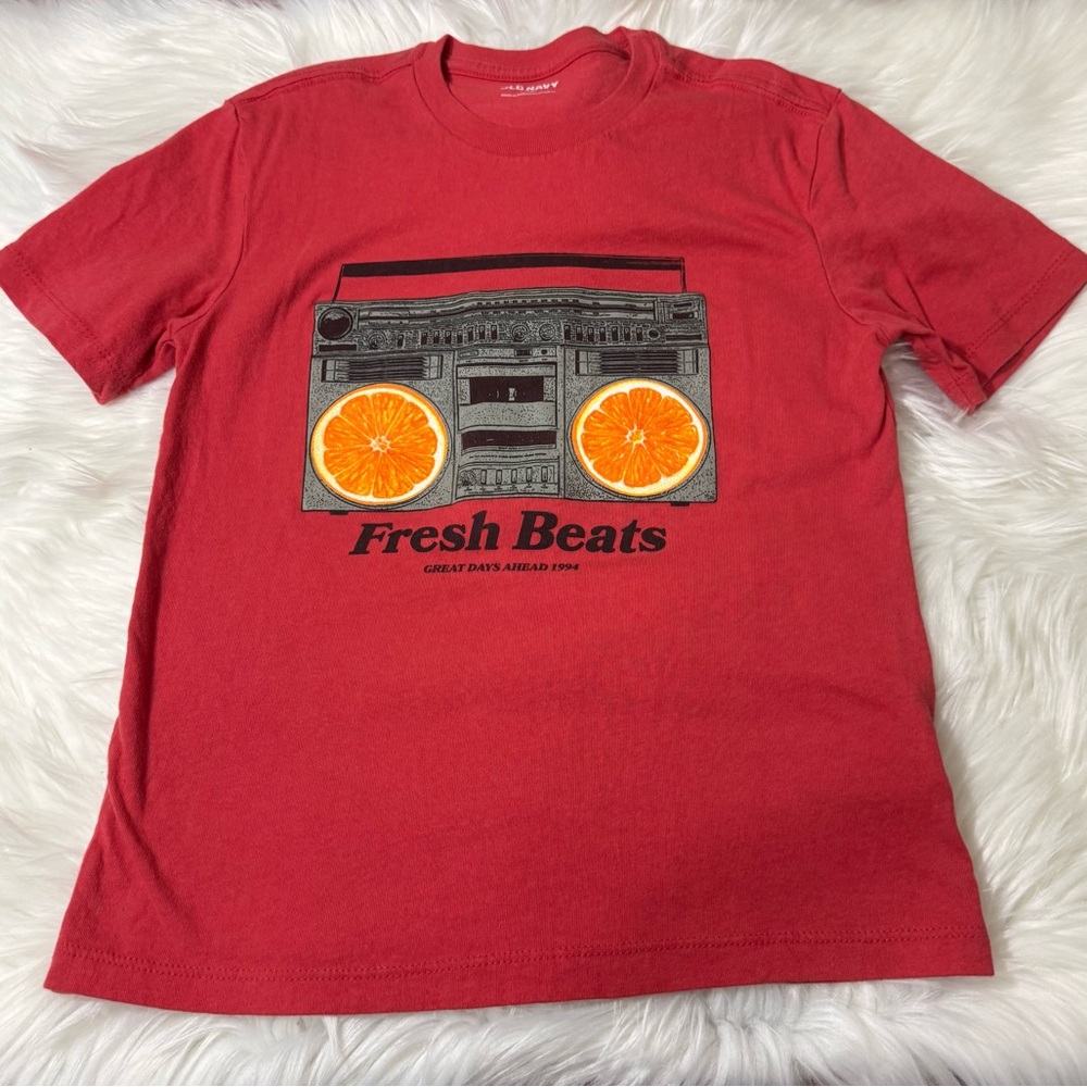 Old Navy Red Graphic Short Sleeve Shirt - Boys Size M (8) - Picture 2 of 12